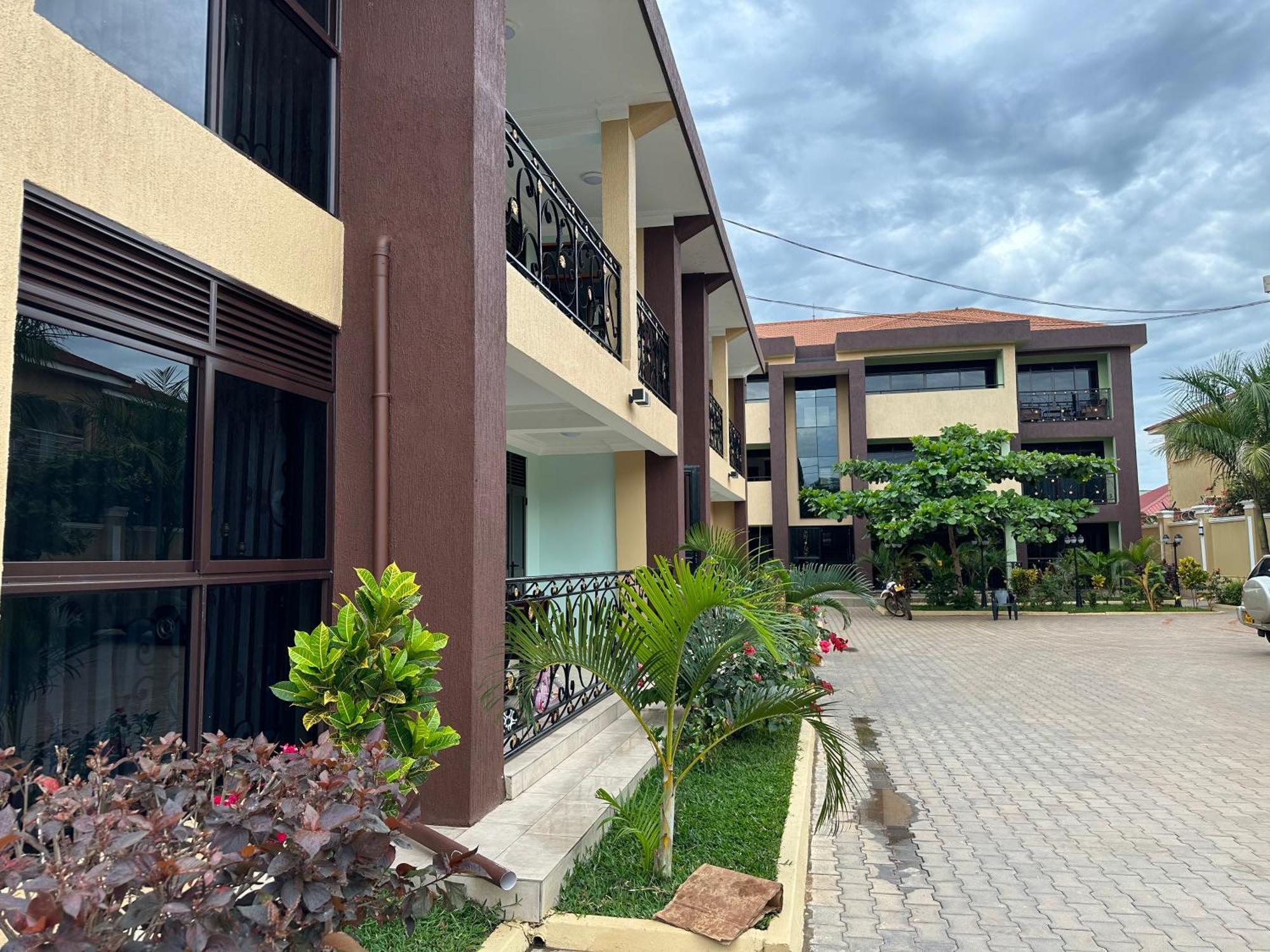 Elena & Kimberly Apartment Gulu ภายนอก รูปภาพ