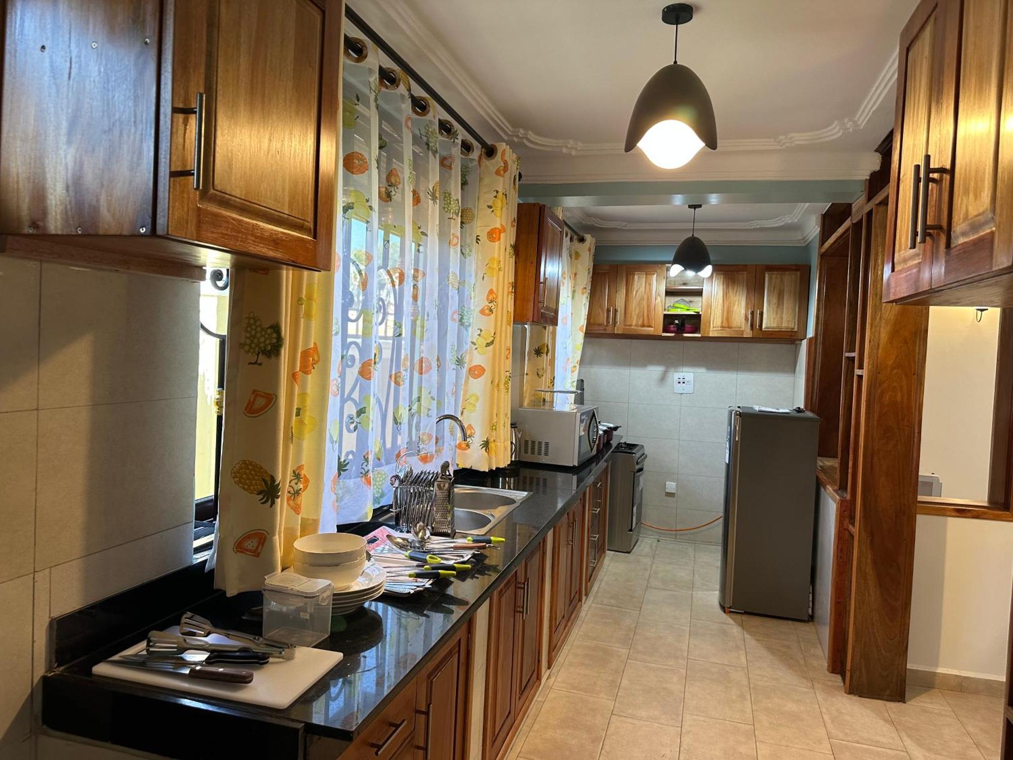 Elena & Kimberly Apartment Gulu ภายนอก รูปภาพ
