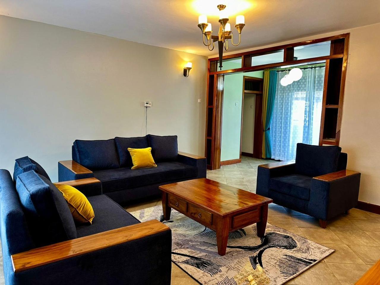 Elena & Kimberly Apartment Gulu ภายนอก รูปภาพ