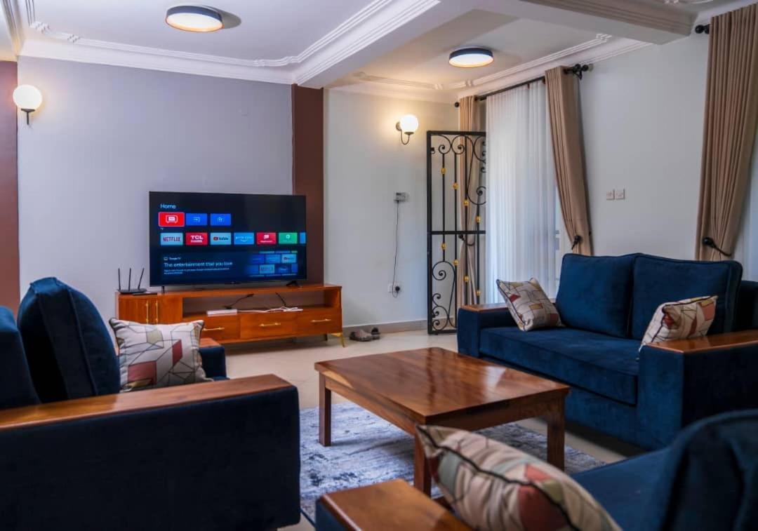 Elena & Kimberly Apartment Gulu ภายนอก รูปภาพ
