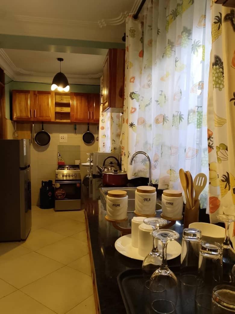 Elena & Kimberly Apartment Gulu ภายนอก รูปภาพ