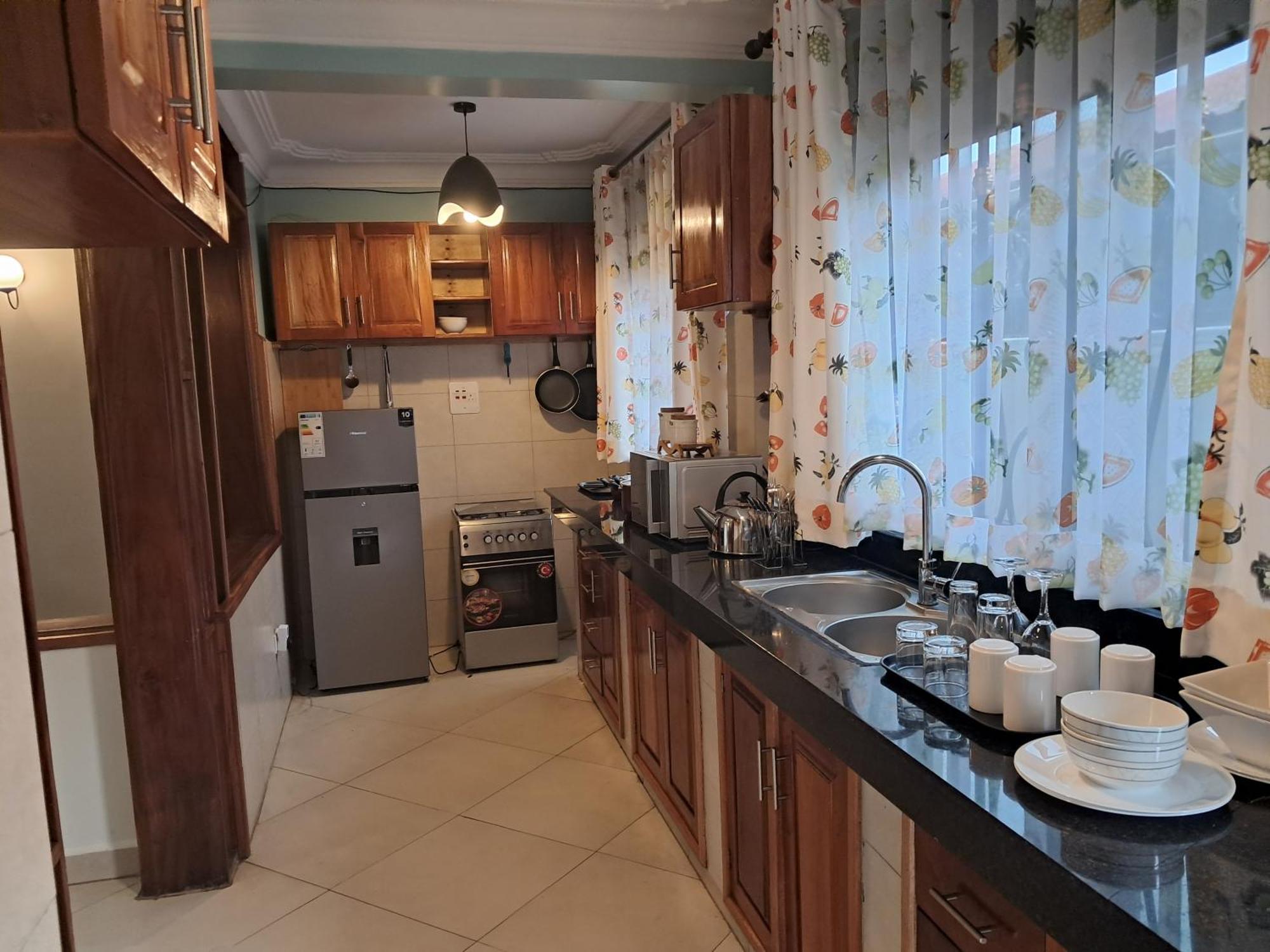 Elena & Kimberly Apartment Gulu ภายนอก รูปภาพ