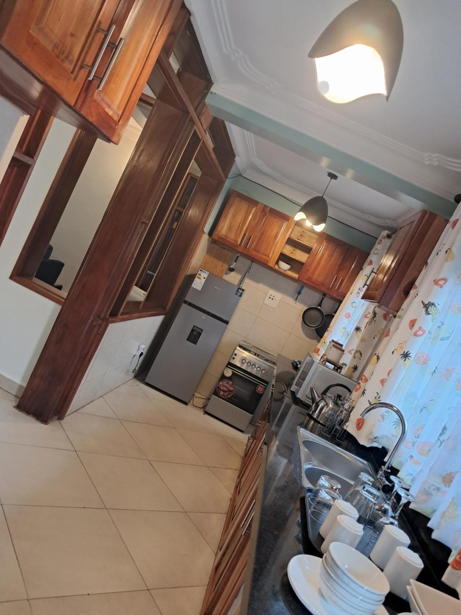Elena & Kimberly Apartment Gulu ภายนอก รูปภาพ