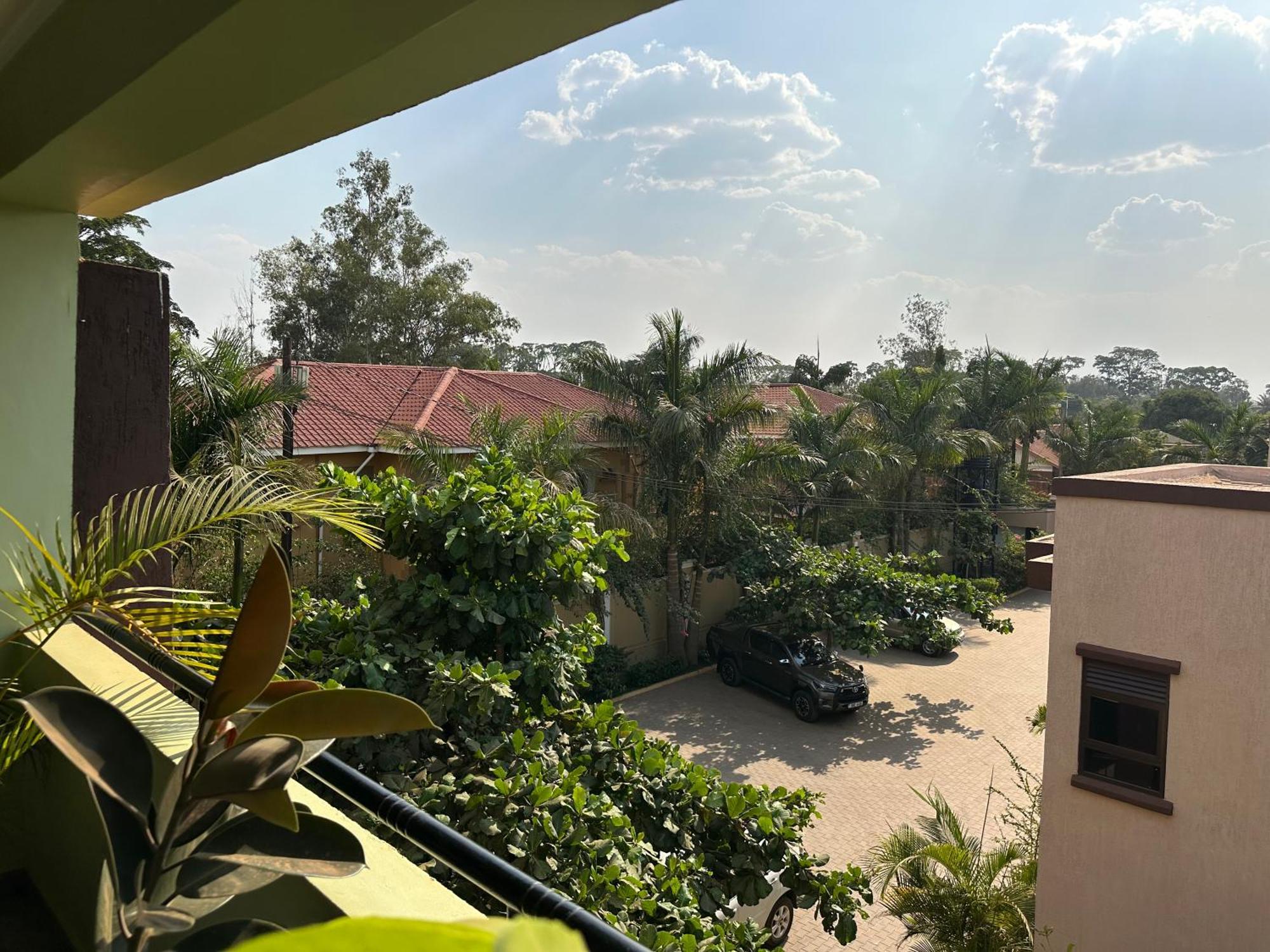 Elena & Kimberly Apartment Gulu ภายนอก รูปภาพ